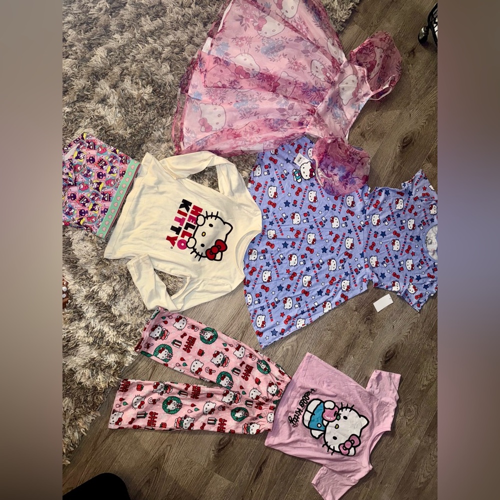 Hello Kitty bundle mixed sizes